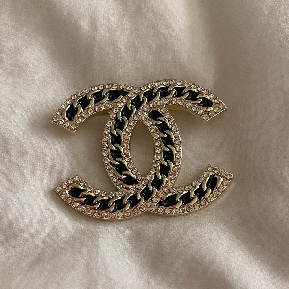 Brooch | Brand New Fashion Logo Brooch